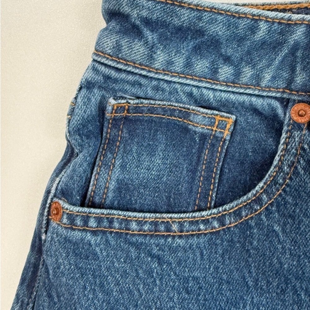 Classic High-Waist Women's Blue Jeans - Picture 2 of 9